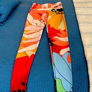 High waisted leggings like new